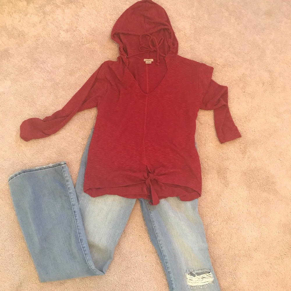 Anama long sleeve hooded top